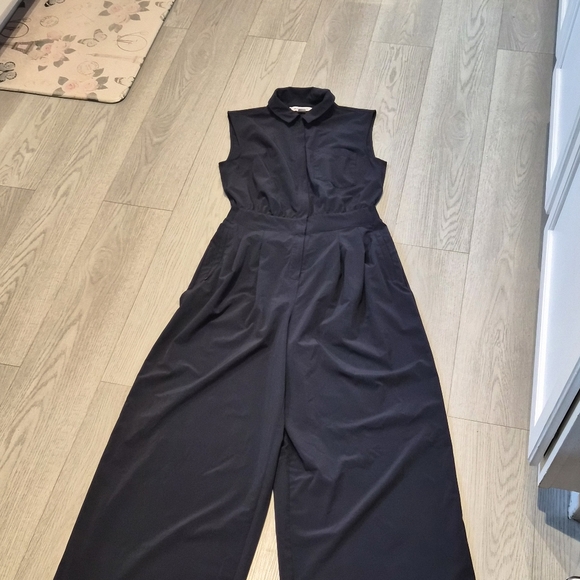 Athleta Pants - Athleta Sleeveless Collared Wide-Leg Jumpsuit in Dark Blue